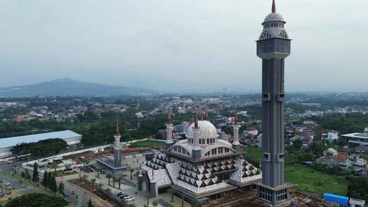 Masjid Raya Keramat Nurul Karomah: Jasa & Layanan yang Membangun Komunitas